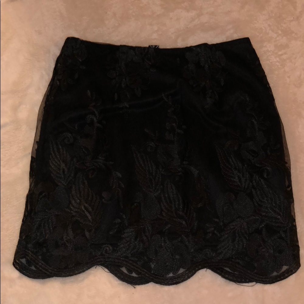 Black Fashion Flower Design Skirt